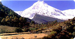 Manaslu Trekking